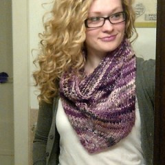 Glodielocks11 indossa la sua versione di Burrow in lana filata a mano ©Goldielocks11