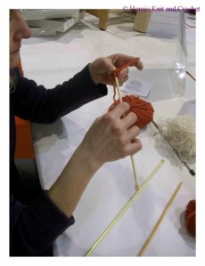 Laboratorio di uncinetto tunisino tenuto da Horujo Knit&Crochet