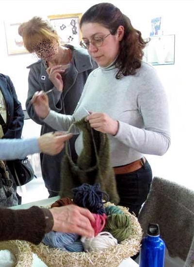 Dmostrando l'uso dei circolari (starring, i miei fiati Denise) allo stand di Laura