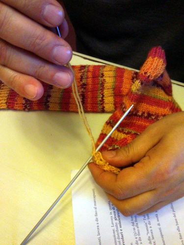 Al lavoro sui calzini