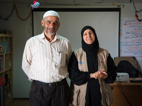 Un Shadee con il marito Abu, foto di Sumaya Agha per Mercy Corps
