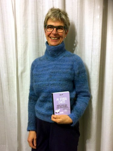 Il maglione realizzato d Francesca Ventura seguendo le istruzioni di Ai ferri corti