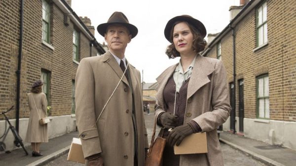 Cardigan con scollo a V in The Halcyon