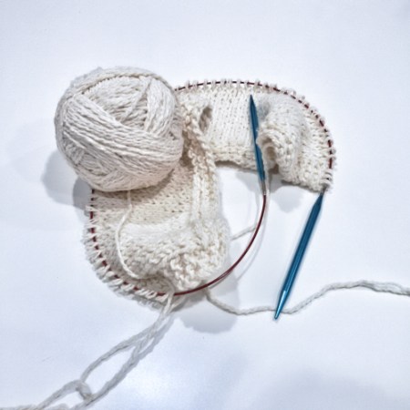 Prototipo di maglia a pezzi cuciti con Amore Cotton